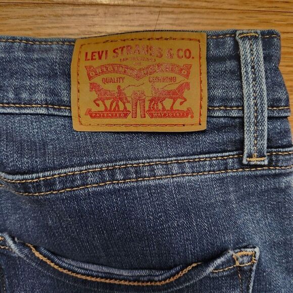 Levi's Women's Straight Leg Jeans - Dark Blue - Picture 6 of 8